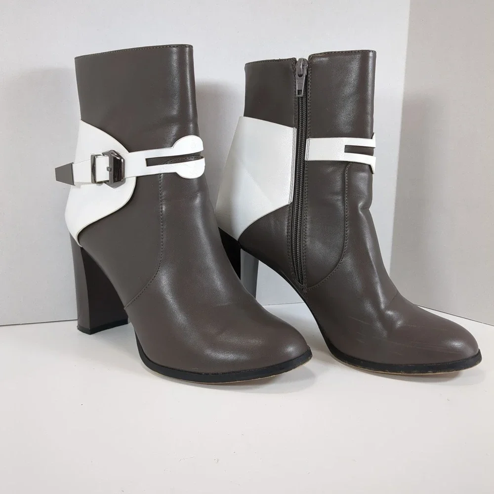 French Blu Women's Gray And White Boots , Size 41